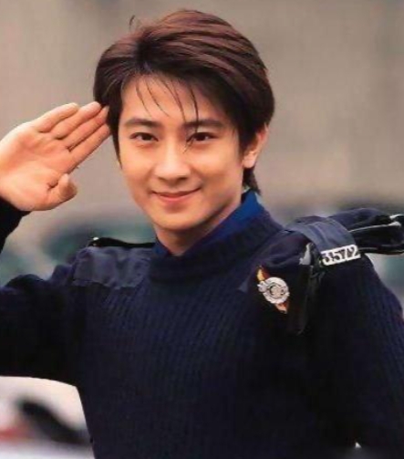 1998年，孙耀威去日本参加活动，主办方临时给他加派广告通告，孙耀威当场拒绝，结