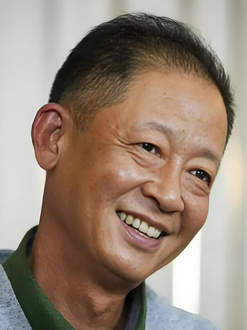 你强了，到处是朋友；你弱了，亲戚都瞧不起你。



这句精辟的话，道出了人情冷暖