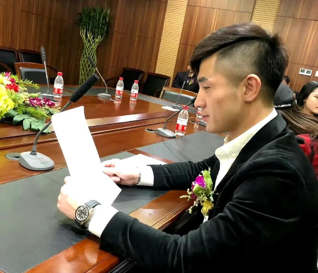 仙洋追忆“七兄弟”承认性格拔尖，狱中反思！
可是现在这套打法行不通了，我需要改变