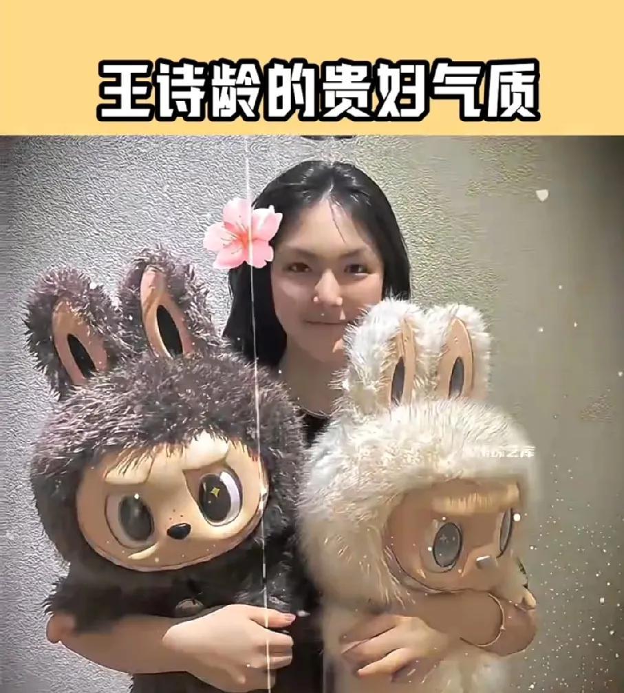 十多岁的公主打扮的如此成熟，她有着我不敢想的金钱我有她没有的干吃不胖的体型，这么