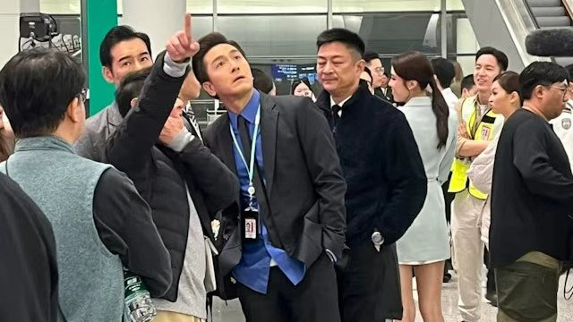TVB视帝送别亡父火速开工！敬业精神获网友大赞，片场表现很专业
