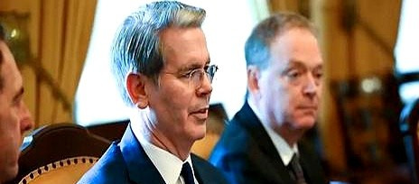 美国有难中国帮，美国网友怒了











真不敢相信，美国部长就因为说