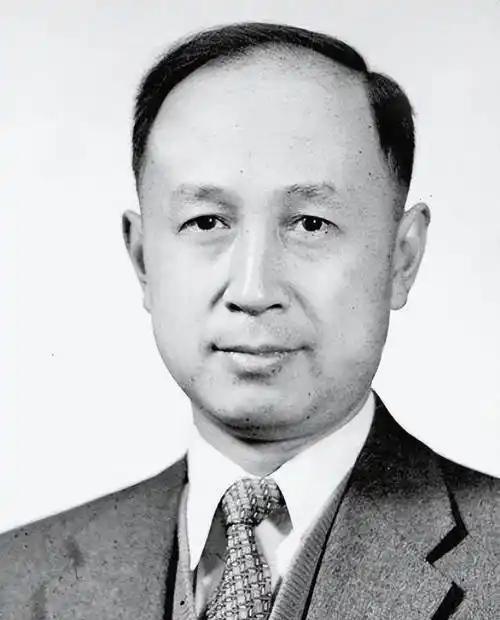 -1964年，新疆一小伙子给钱学森写信，信中指出钱学森的方程推导有误，没想到竟然