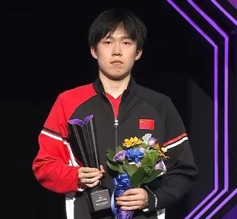 王楚钦2比4输给了张本智和。
说实话，这个结果完全在我意料之中。
虽然王楚钦赢了