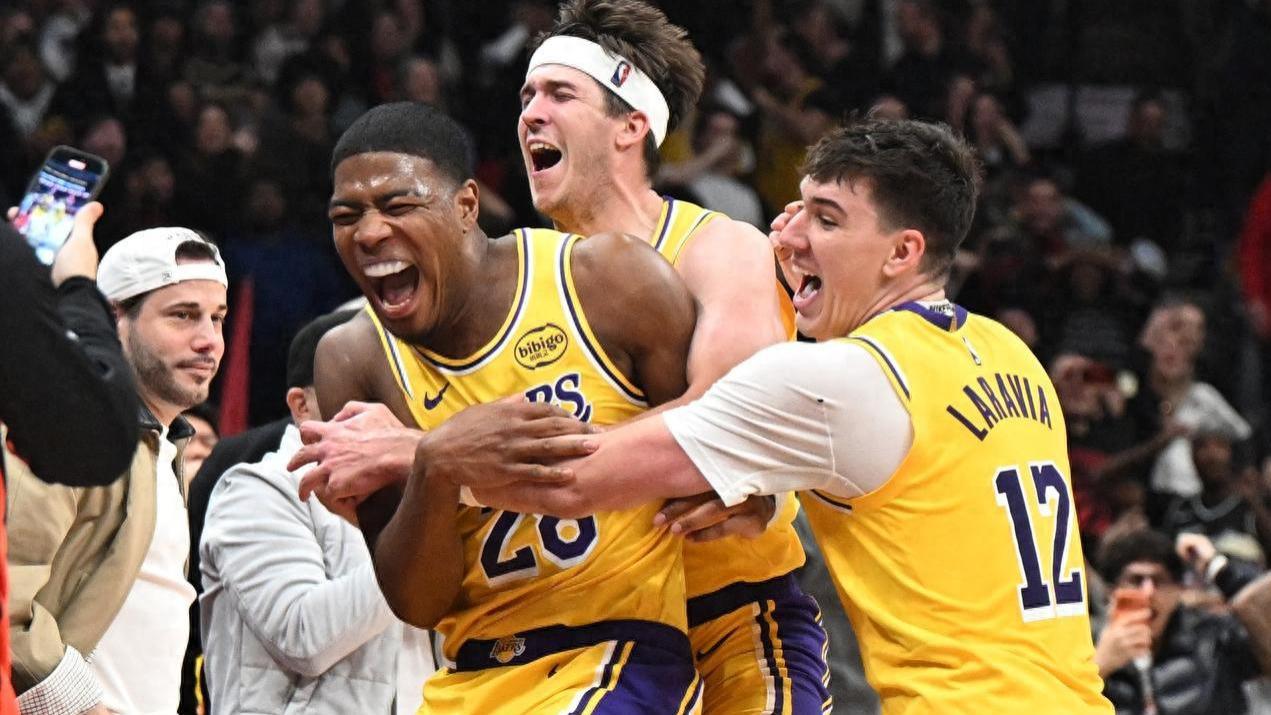 纪录定格在1297场，老詹做出重要决定，八村塁大笑表态