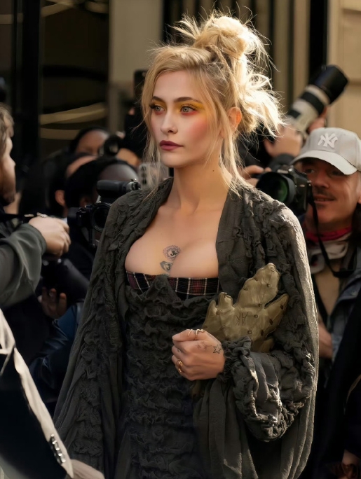 迈克尔杰克逊唯一的女儿已经长大成人了，这气质绝了