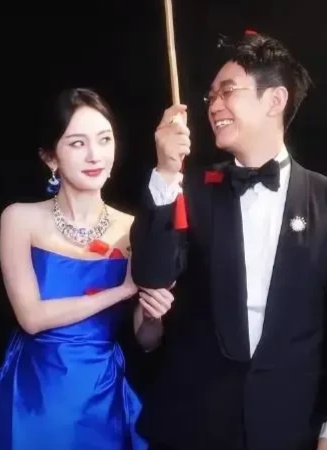 这么漂亮的女神，估计大鹏也会心动吧。[捂脸哭][捂脸哭][捂脸哭]