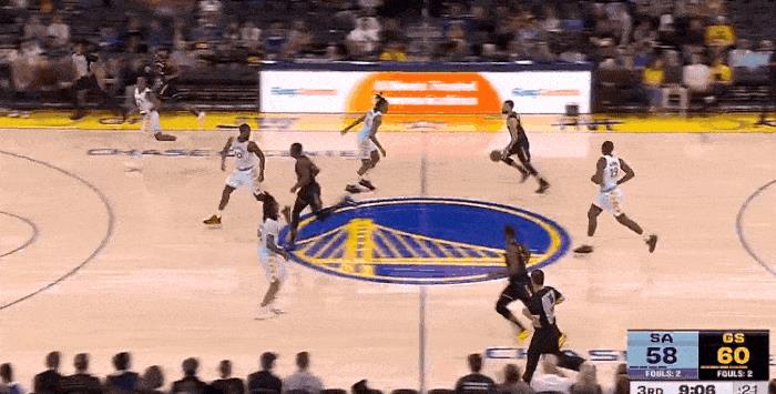 要起势！库里下半场开局连续命中三分！
在今天NBA常规赛勇士对阵马刺的第三节比赛
