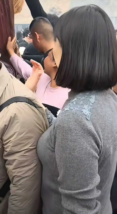 我天天座公交，就是人不多有点挤
