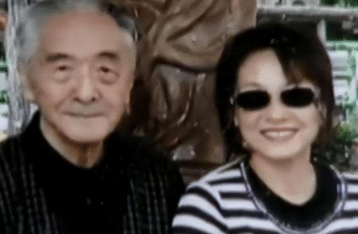 1988年，台湾老兵携妻女回家看望原配妻子，谁料原配妻子在看到他后，竟然直接打开