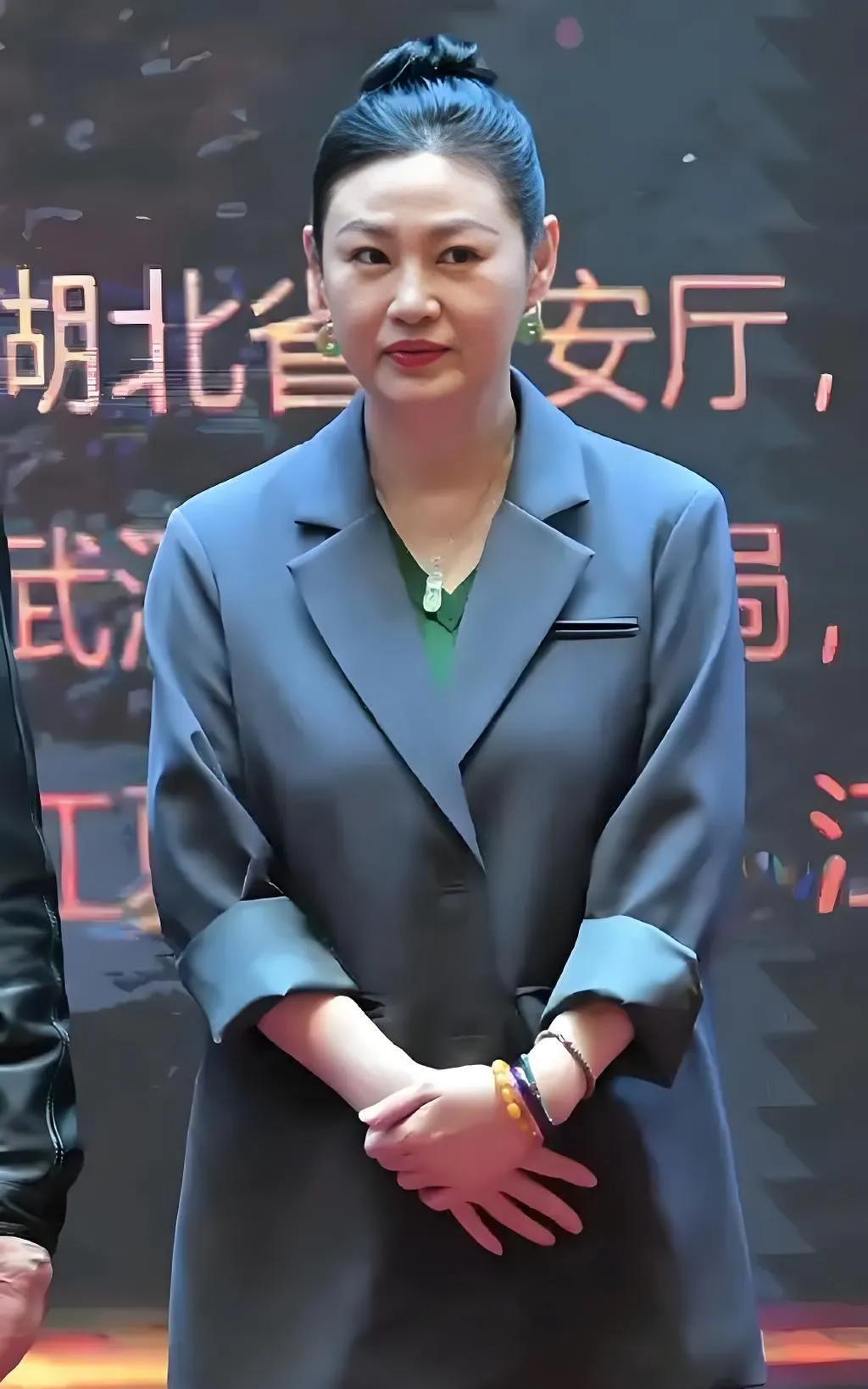 王思懿罕见现身，模样变化让不少人大吃一惊。在98版《水浒传》里饰演的潘金莲风情万
