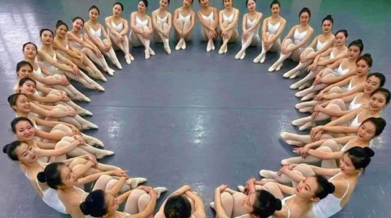青春就是拥有满满的活力
