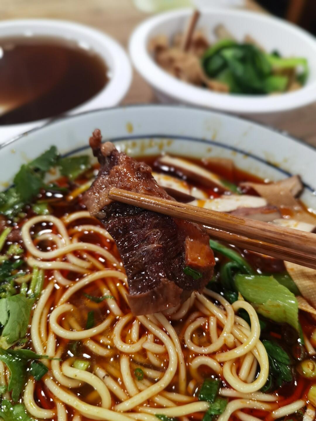 朝阳的网红牛肉面，老板你真的不会亏本吗