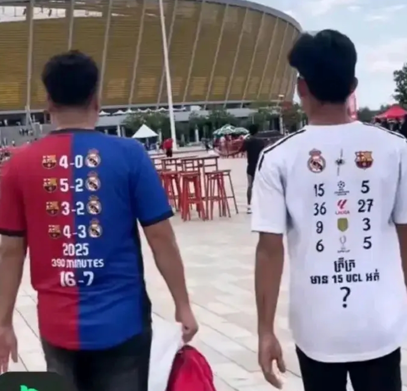 皇马vs巴萨，两边球迷不同的炫耀点。

巴萨球衣是大比分战胜皇马的比赛。

皇马