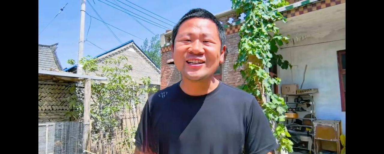 家乡的春夏秋冬，张乔这下彻底败光好感
表面看着忠厚老实实际上心眼最多
连杰根本不
