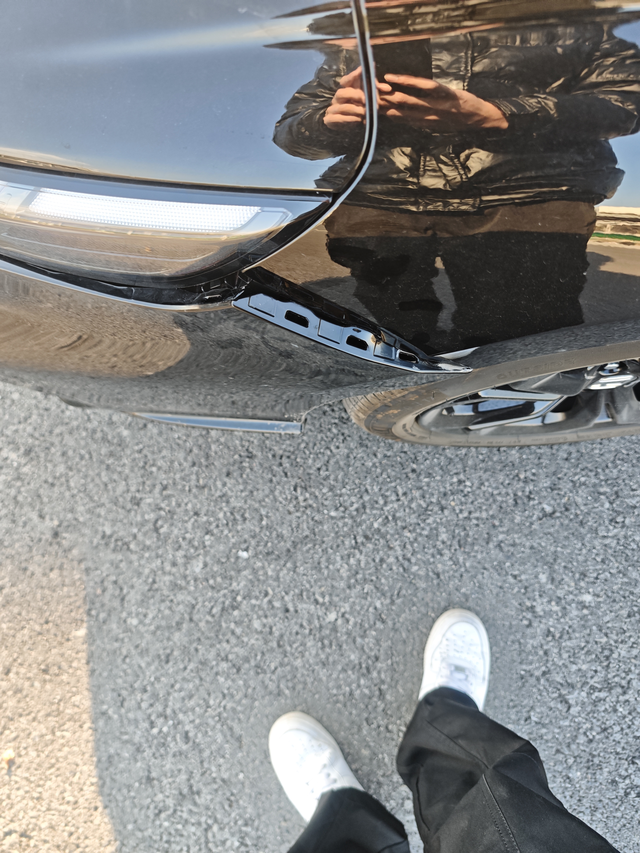 前杠和左翼子板松了怎么办
对象开车撞得，提车15天，应该可以安回去吧