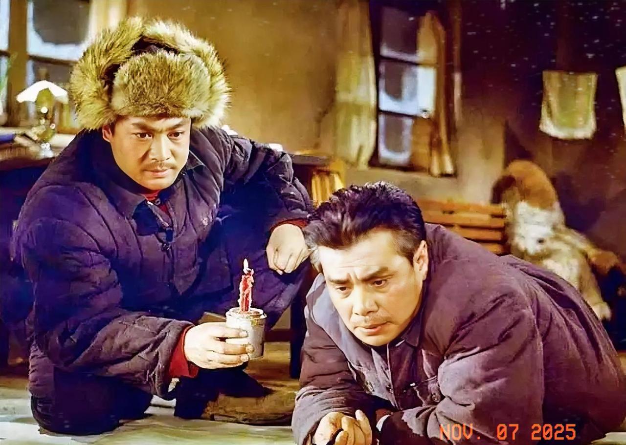 1975年，上映的彩色故事片《创业》中，两位主人公华程（李仁堂饰）周挺杉（张连文