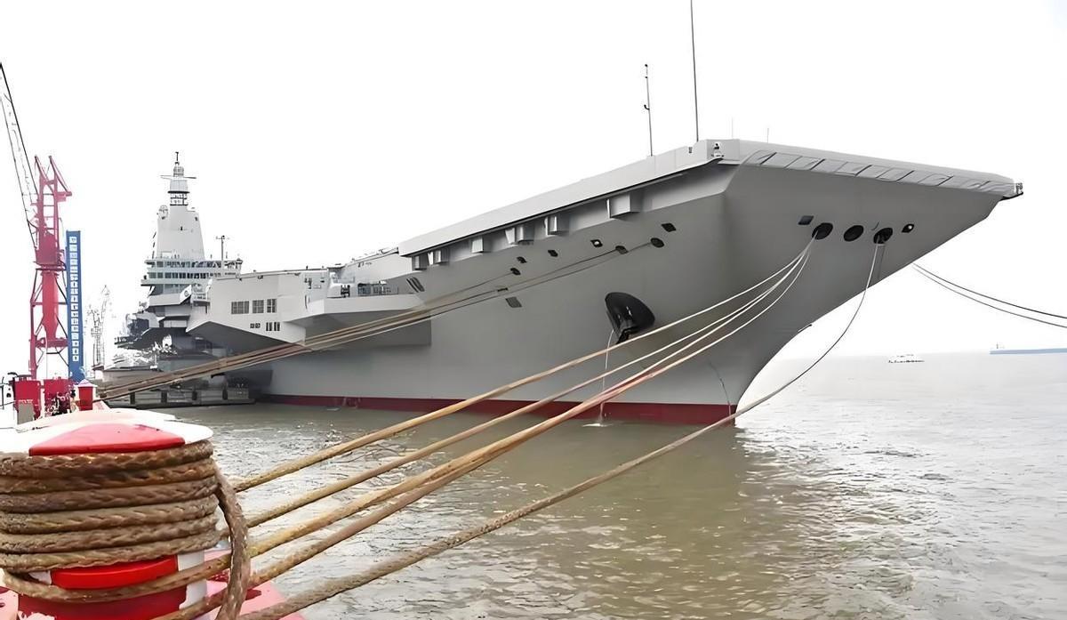 福建舰第七次海试后，西方媒体彻底沉默了，他们始终想不明白一个道理，那就是为什么西