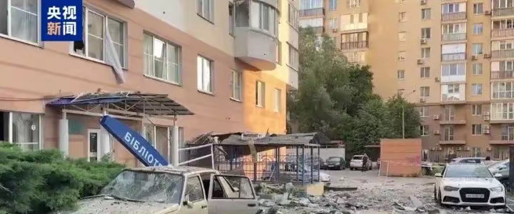 俄罗斯导弹猛袭乌克兰多地伤亡惨重











天哪！乌克兰上空炸开了锅