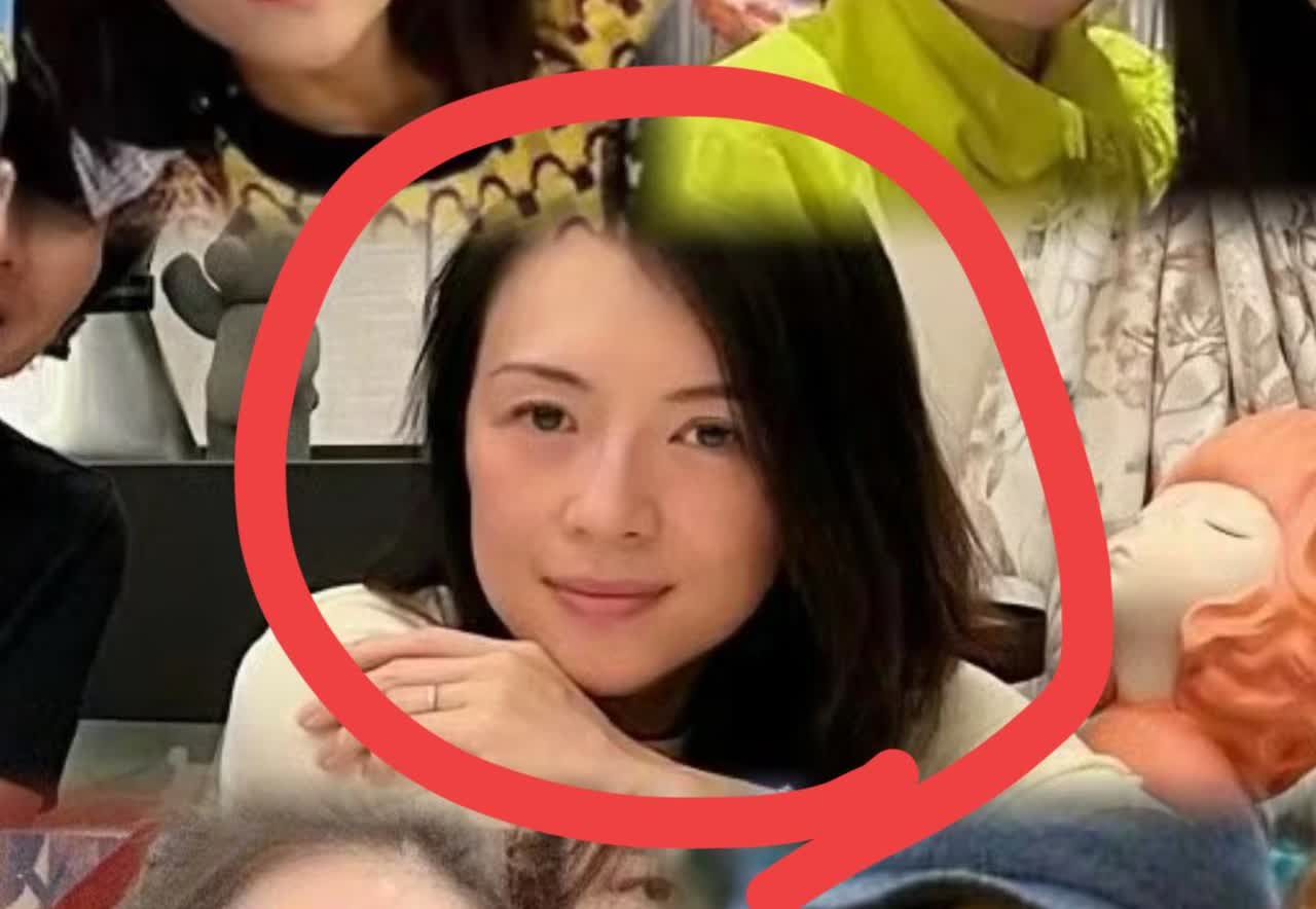 看了章子怡对朱媛媛的悼文

她心里除了悲痛应该还很遗憾吧

遗憾自己和汪