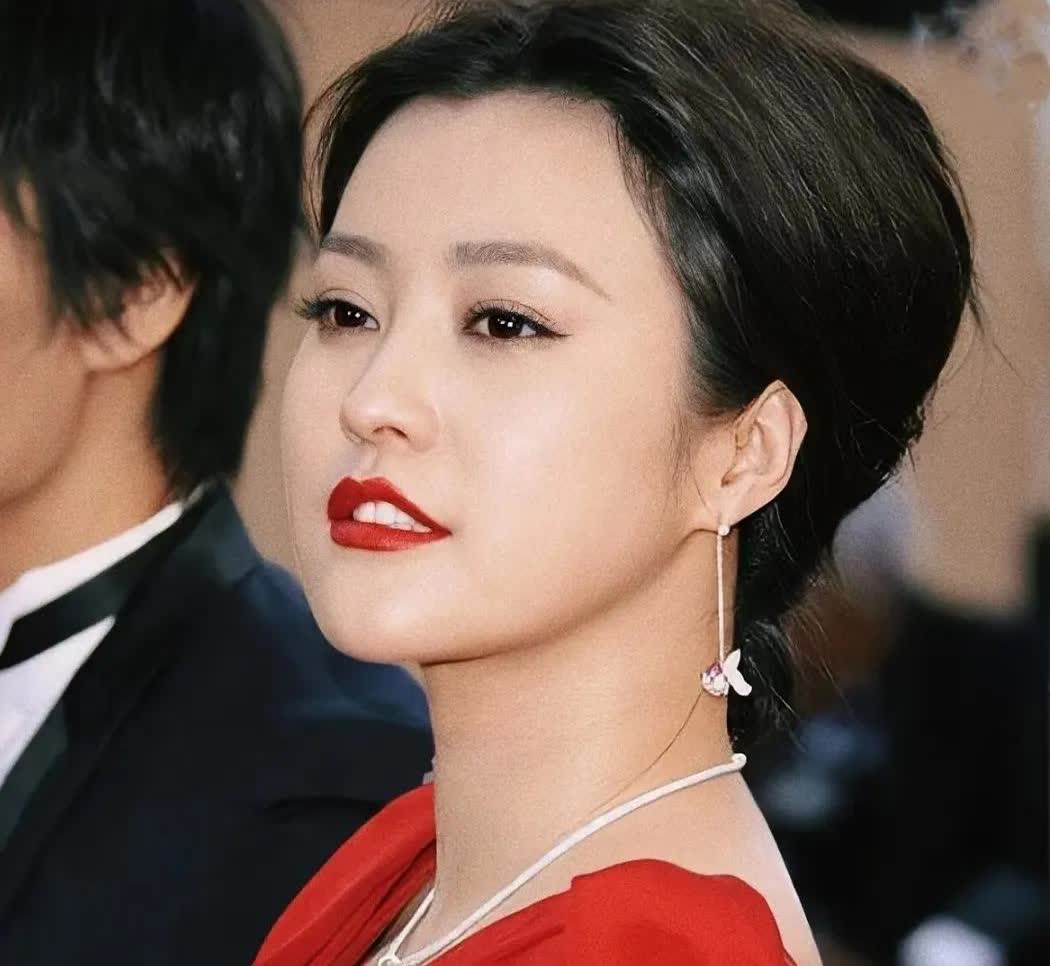 难怪郝蕾这么刚
不查不知道  一查吓一跳

郝蕾出生在吉林，妥妥的东北女人