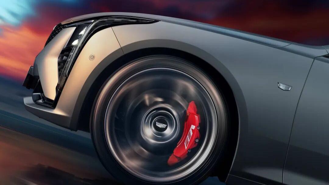 一灰一红，全新凯迪拉克CT5双色满改出厂……不过新手司机还请三思