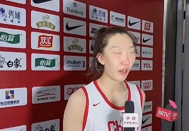 中国女篮101-55战胜波黑女篮，赛后韩旭接受采访主要谈了三个方面
      