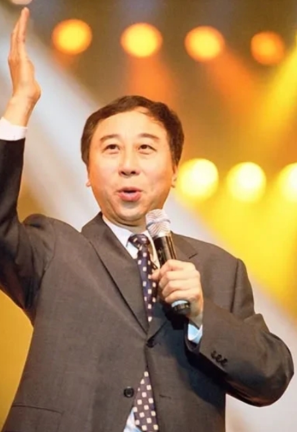 2004年冯巩收到一封信：给我500000分手费和保密费，不然就把我们的关系公之