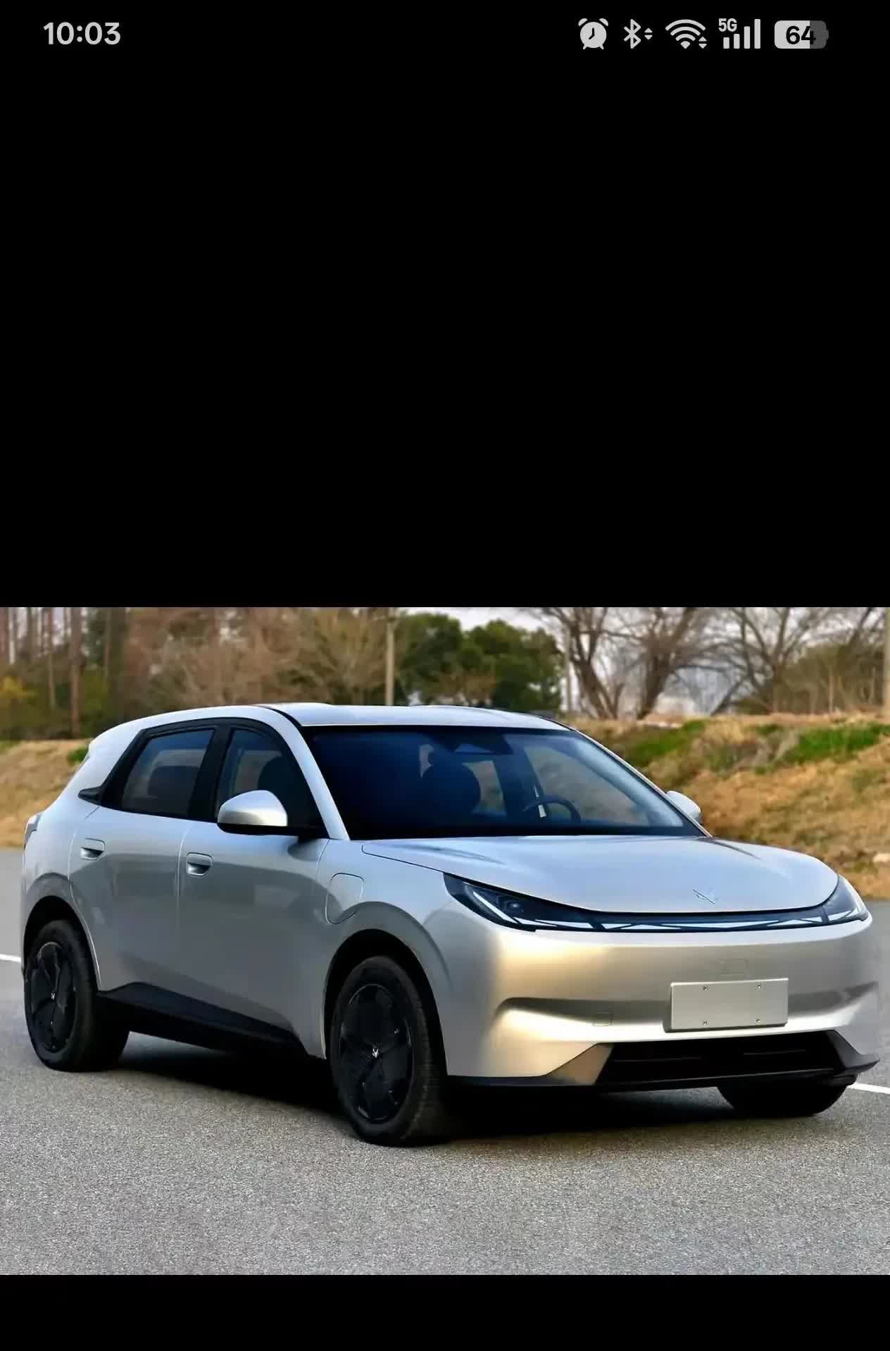 想着买精致小型纯电先车的伙伴们不妨再等等看，接下来还有“硬货”将要上市，极狐带来