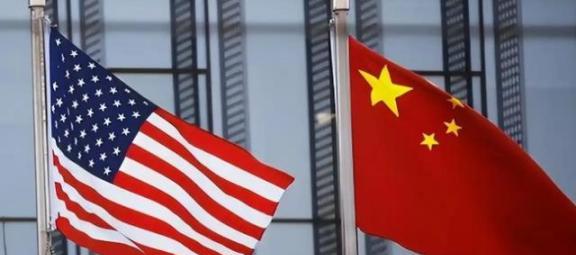 中美之间，已经没有回头路了。美国手里的绳子，已经勒住中国经济的咽喉；而中国手里的