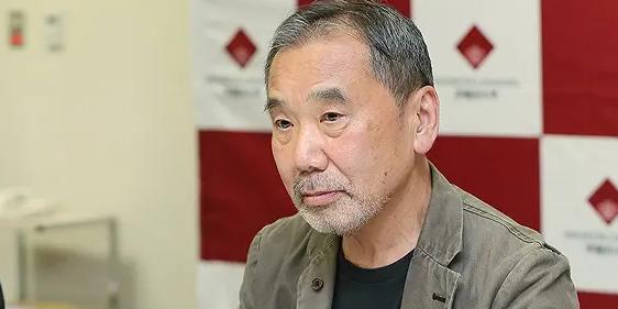 “我不吃中国饭。”1994年，村上春树来到中国访问时，工作人员为了迎接他的到来，