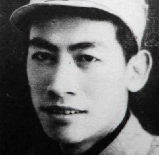 参军9年，三野参谋处长蔡群帆返乡探亲，才知道，65岁的母亲竟然已成四野连级干部。