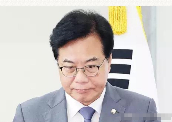 “尹再次被捕令人遗憾”——低头致歉的同时，国民力量党抨击特检“这是政治报复”。