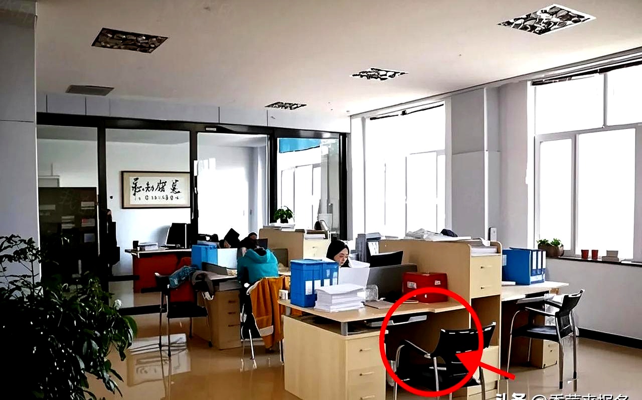 4800块的委屈，你懂吗？

小李，一个普普通通的打工人，拿着4800块的工