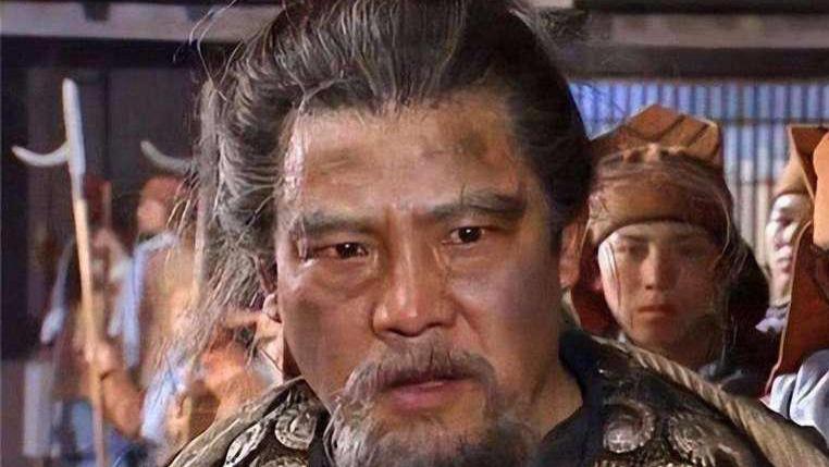 让张飞服气的对手！三国最刚 “断头将军”，宁死不降的铁血传奇！