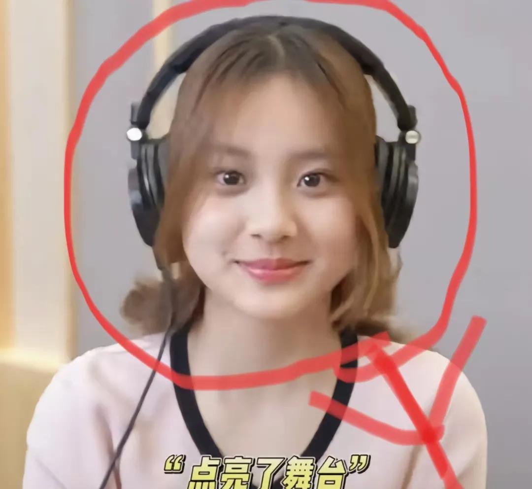 天啊，
娱乐圈现在也是继承制了吗？
贾乃亮的女儿甜馨居然
出道了？
近期贾乃亮的