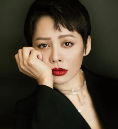 1997年，宁静第一次上美国婆家，婆婆笑眯眯的问她：我家有5000亩地，你想要什
