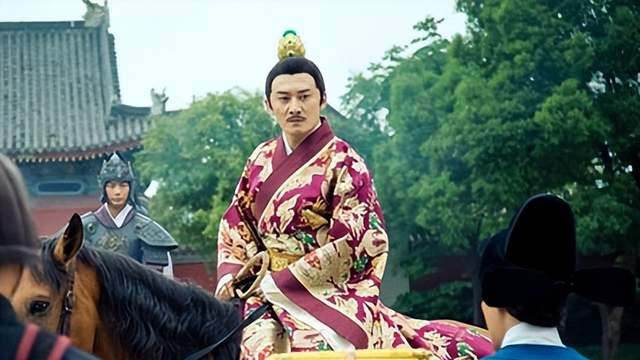 靖难之役中，此人多次击败朱棣，最后却无奈自尽！