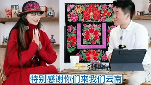 董宇辉云南行玩嗨了！驾帆船差点翻船吓坏神似蒋欣的文旅局长贼逗