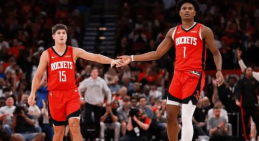 火箭执行谢泼德第三年新秀合同是毫无悬念的，但凡有点篮球常识都能确定这事。
除非出