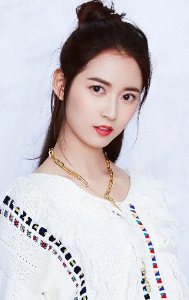 当红花旦陈钰琪写真集：清新靓丽、甜美可人！
