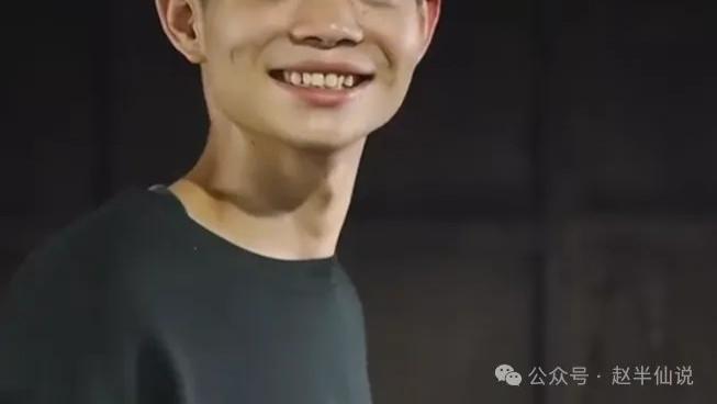 茶摊夜话：16岁烤鸡少年爆红，骨相藏乾坤，这娃日后必成大器