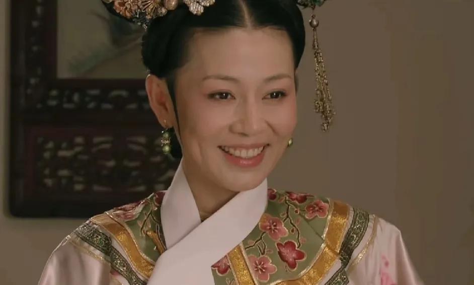 回看《甄嬛传》四大爷最爱的居然是齐妃，他宠华妃，但是却不让对方生孩子，齐妃有娃，