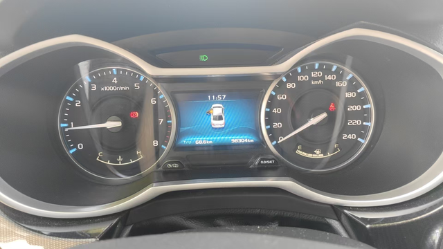 17款帝豪
油耗表按了几次也调不出来的。哪位大神指教一下