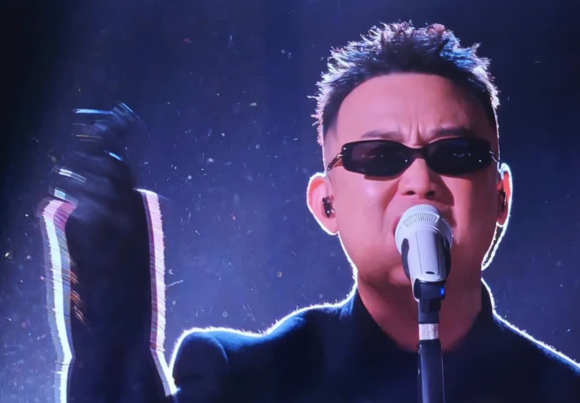 GAI和单依纯的经纪人应该乐疯了吧，这两人就坐等升咖了！
GAI从当初rapp