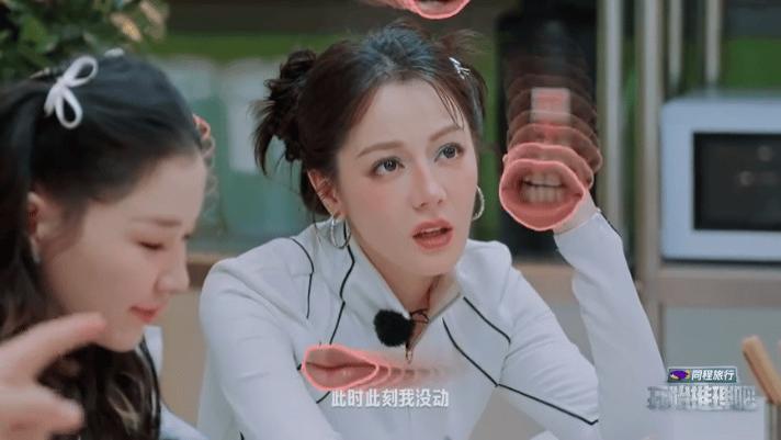 迪丽热巴：萌妹变身“大力巴”，综艺现场欢乐多！