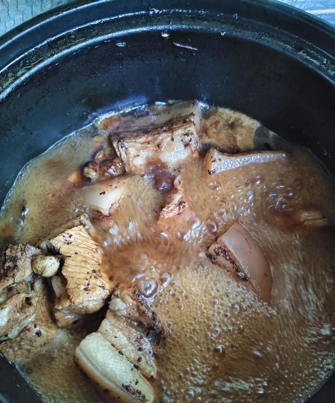 兰州的鸡蛋价格跌破了4元一天，大肉也跌到了10以下！
这不是谣言，友友们去菜市场