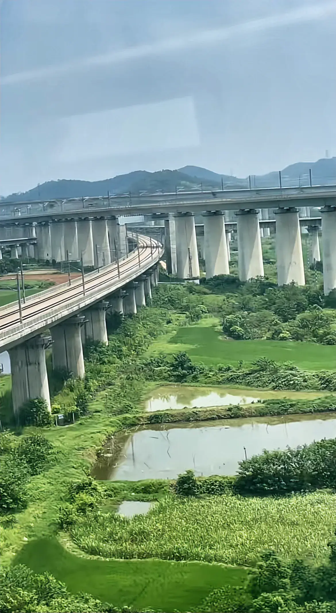 基建狂魔，道路四通八达。