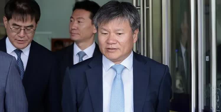 特别检察组强硬表态，将坚决执行对前总统尹锡悦的逮捕令。
 
8月4日金建希特