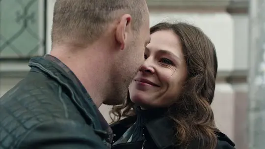    二次看俄剧《背叛》，没想到剧情紧凑、故事情节跌宕起伏、环环相扣，各种戏剧矛